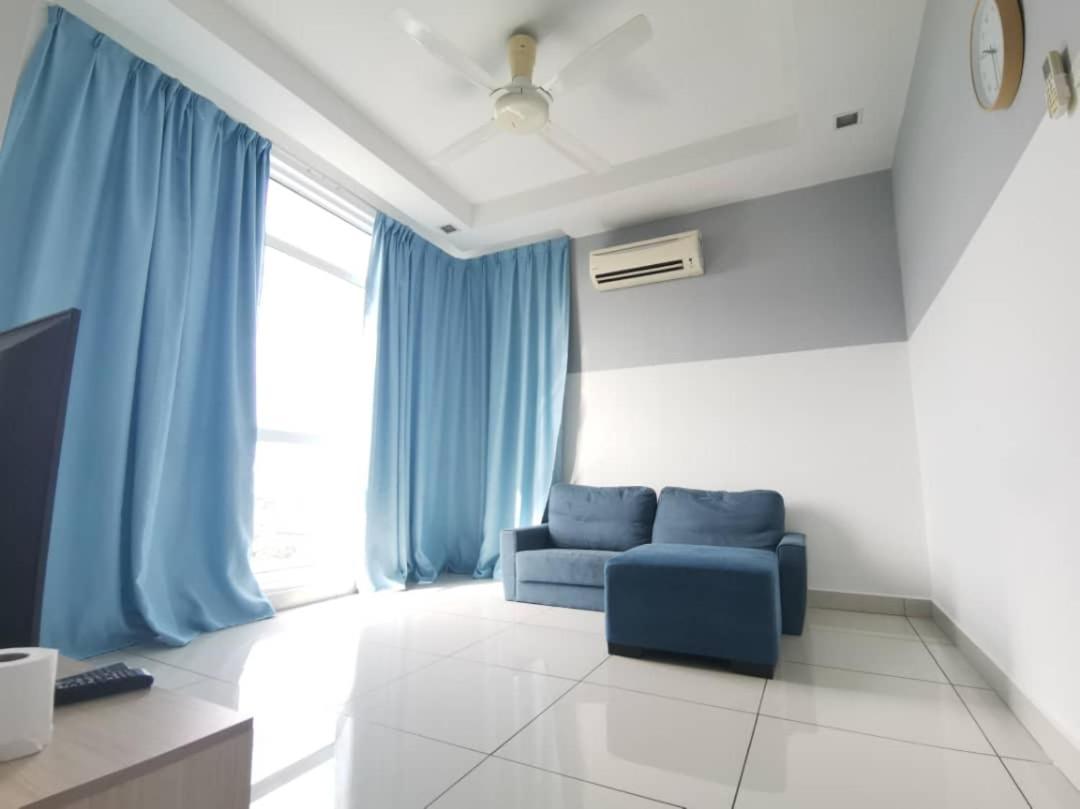 Homestay Kuala Lumpur ; Terminal Tbs ; Bukit Jalil Exterior photo